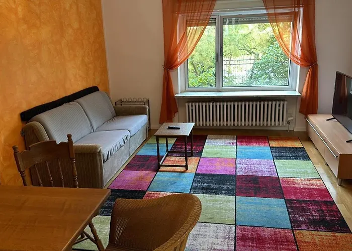 3 Zim Apartment - Bis 9 Per - In Berlin Rudow