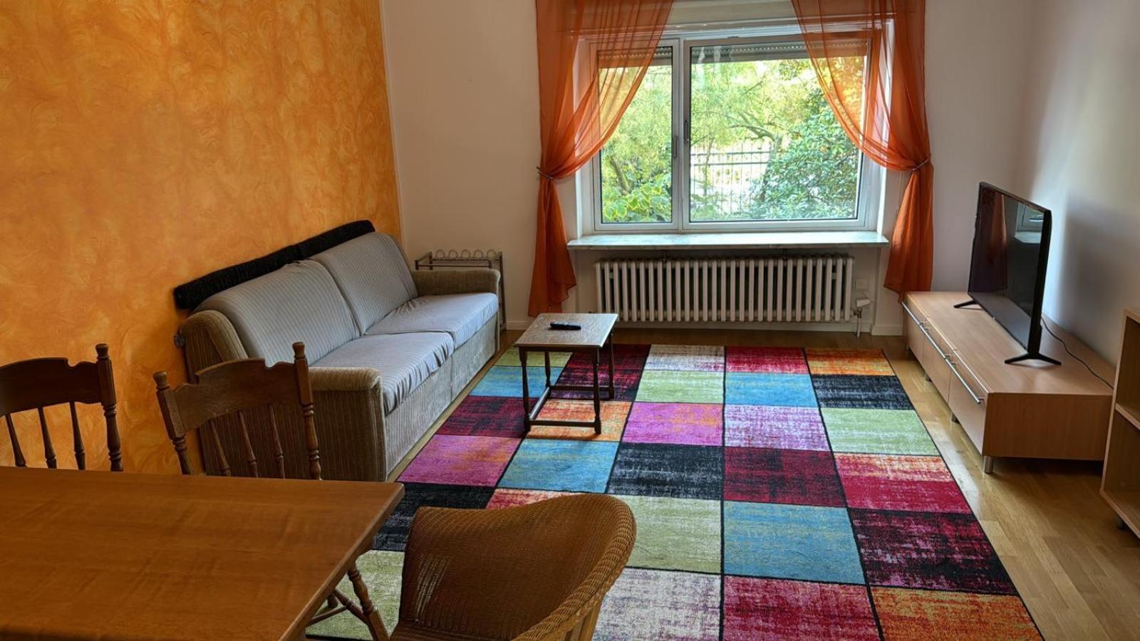 3 Zim - Bis 9 Per - In Rudow Berlín