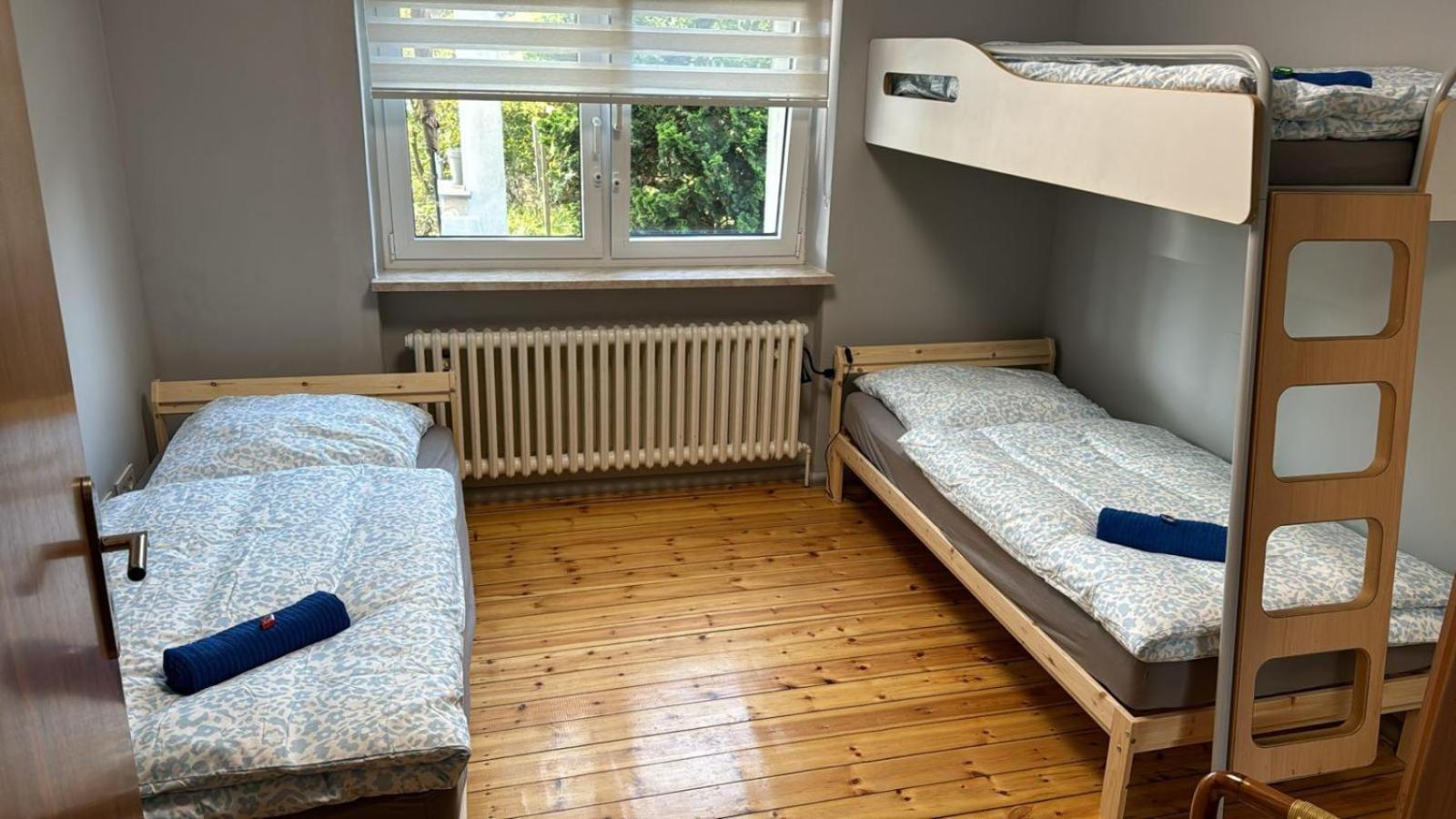 3 Zim - Bis 9 Per - In Rudow Apartamento Berlín